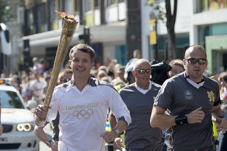 Glad. »Stemningen var dejlig festlig som forventet, og det, at være en del af den olympiske ånd, betyder rigtig meget for mig«, siger kronprins Frederik. 