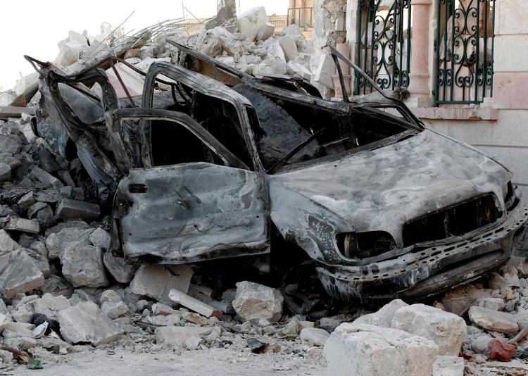 Oprør. Kampene mellem oprører og regeringstropper fortsætter i Aleppo, Syrien. 