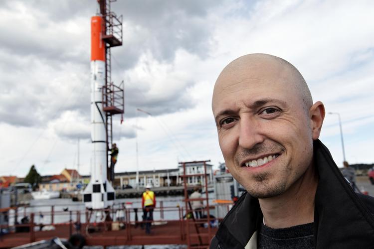Raket. Kristian von Bengtson og Peter Madsen har i dag sendt totrinsraketten med navnet Smaragd 1 op. 