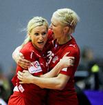 RUTINE. Mette Melgaard og Rikke Skov er to af det danske kvindelandsholds allermest rutinerede spillere. 