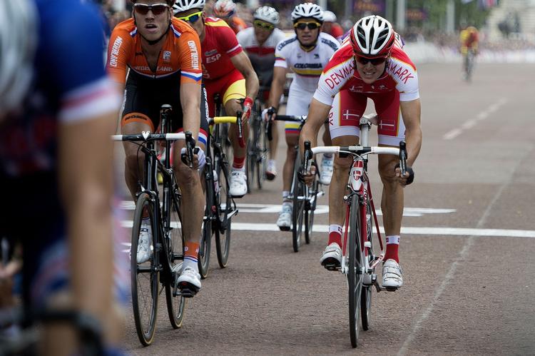 ØV. Jakob Fuglsang kom ikke med, da Alexandre Vinokourov tog det afgørende ryk. 