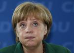 Forsvar. Tysklands forbundskansler, Angela Merkel, og den franske præsident François Hollande forsvarede fredag i en fælles pressemeddelelse euroen:»Tyskland og Frankrig er yderst forpligtet i forhold til eurozonen som helhed. De er fast besluttede på at gøre alt for at beskytte eurozonen«. 