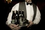 Påvirkning. Drikker man alkohol forhøjes mængden af signalstoffet Dopamin, som giver en fornemmelse af glæde og velvære. 