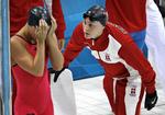 OPMUNTRING. I finalen var der ingen problemer med de danske badehætter, så Jeanette Ottesen kunne nøjes med sportslige opmuntringer til Pernille Blume. 