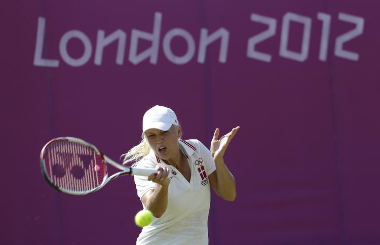 TRÆNGSEL. Caroline Wozniacki må kæmpe for at få plads på træningsanlægget i London. 