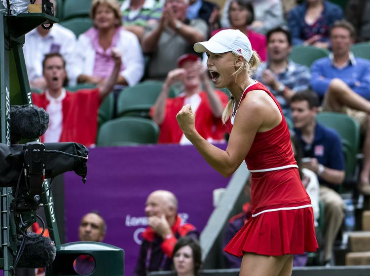 SÅDAN! Caroline Wozniacki var godt spillende mod Yanina Wickmeyer. 