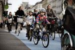 Frivillighed. Ifølge forskning kan lovkrav om obligatorisk brug af cykelhjelme stikke en kæp i hjulet for folkesundheden. Foto: Lærke Posselt. 