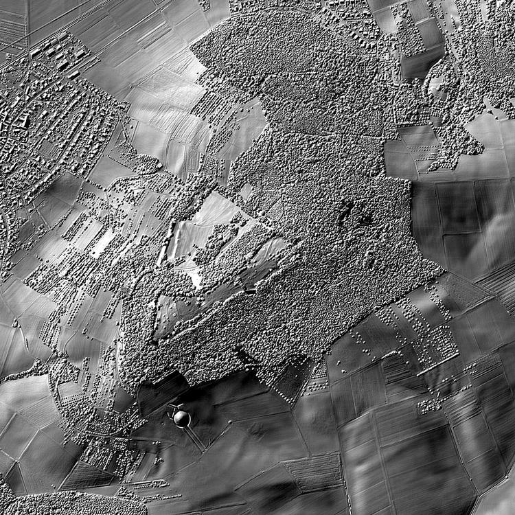 Laser. Med Lidar-teknikken kan man se små forskydninger på ned til få centimeters højde. 