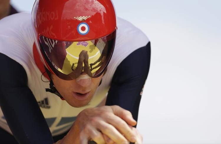 tourvinder. En dybt koncentreret Bradley Wiggins fra Storbritannien vandt enkeltstarten ved OL efter et knusende ridt. 