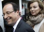 EU. Frankrigs præsident Hollande forsøger at finde en ny balance - med både øgede jobinvesteringer og ekstra skatteindtægter fra de mindst produktive dele af spekulationsøkonomien. 