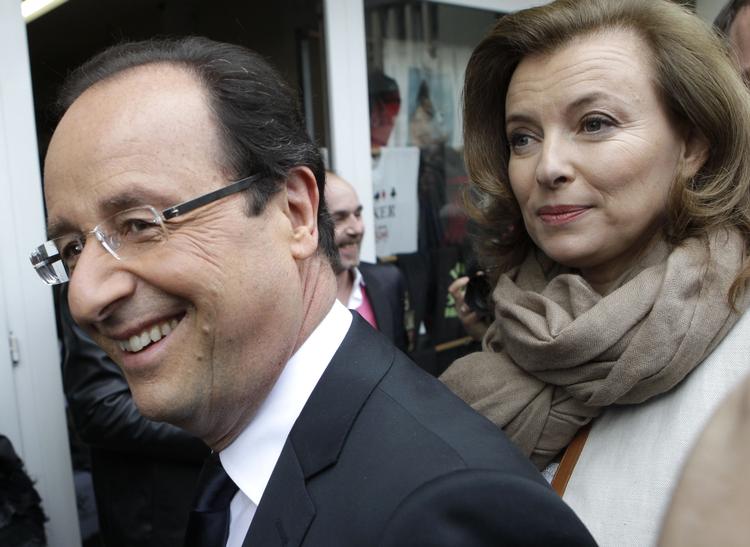 EU. Frankrigs præsident Hollande forsøger at finde en ny balance - med både øgede jobinvesteringer og ekstra skatteindtægter fra de mindst produktive dele af spekulationsøkonomien. 