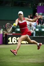 Kvartfinale. Wozniacki har slået Williams en gang i denne sæson. Ny sejr i Wimbledon udløser to muligheder for at vinde OL-medalje. 