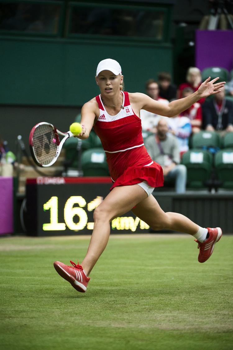 Kvartfinale. Wozniacki har slået Williams en gang i denne sæson. Ny sejr i Wimbledon udløser to muligheder for at vinde OL-medalje. 