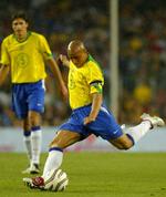 Dommedagsskud. Roberto Carlos' frisparksscoring i en landskamp mod Frankrig i 1997 regnes forsat for et af fodboldhistoriens bedste mål. 