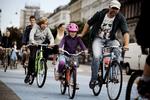 Forebyggelse. »Så længe vi kan få flere til at bruge cykelhjelm frivilligt og via cykelhjelmskampagner og nye, smarte hjelme, er der ikke brug for et påbud eller lovkrav«, siger Anders Rosbo. 