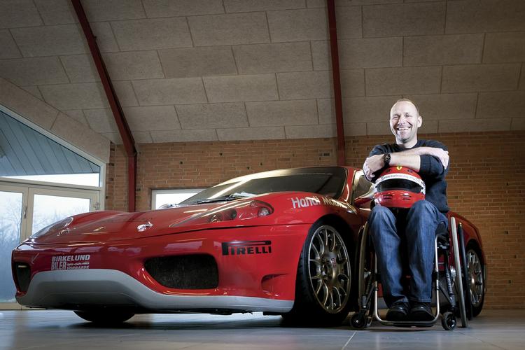 Eksotisk. En Ferrari til handicapbrug er et sjældent syn, men ombygningen var ikke engang specielt vanskelig. 