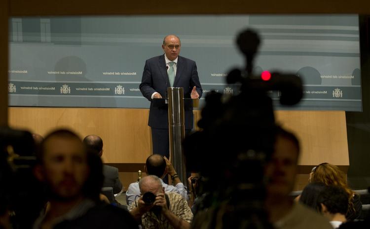 TERRORANHOLDELSER. Indenrigsminister Jorge Fernandez Diaz fotograferet under et pressemøde om pågribelsen af tre formodede terrorister i Spanien. 