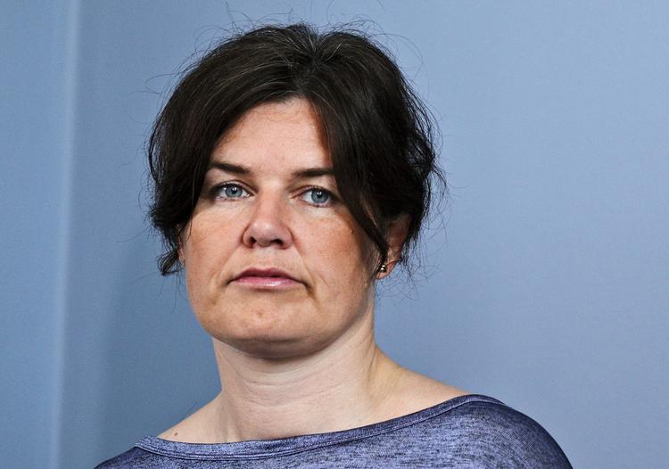 Afviser. »Jeg mener ikke, at Aage Frandsen har ret, når han siger, at der ikke er ret mange af SF's mærkesager i regeringsgrundlaget«, siger Karina Lorentzen. 