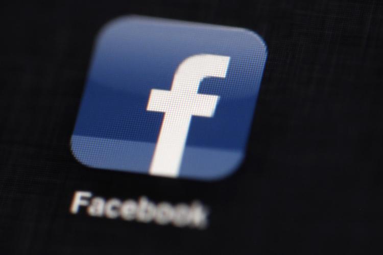 FUP. Facebook har problemer med falske brugerkonti og fejlagtige annoncevisninger. 