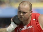 OL-KLAR. Kim Christensen får lov til at støde kugler til OL. 