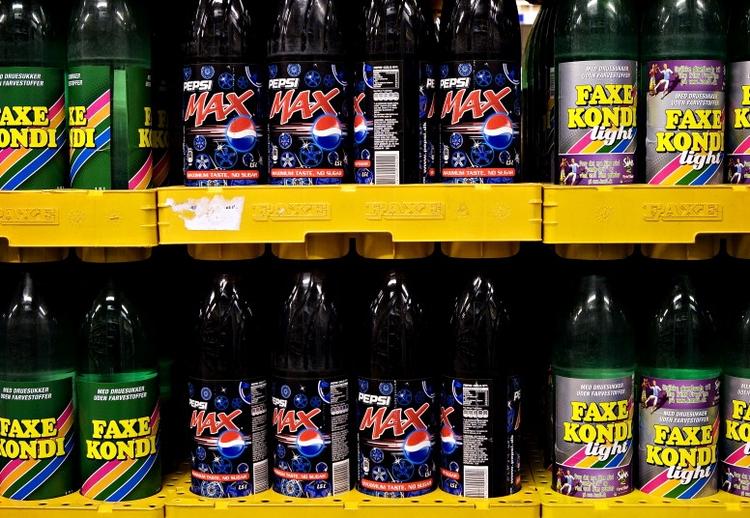 Dyrt. Sodanvand koster betydeligt mere i Danmark end i Tyskland - også når skatter og afgifter er trukket fra. 