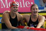 FRIIS-SEJR. Ved EM i Budapest i 2010 vandt Lotte Friis (tv.) med den olympiske mester, Rebecca Adlington, på fjerdepladsen. 