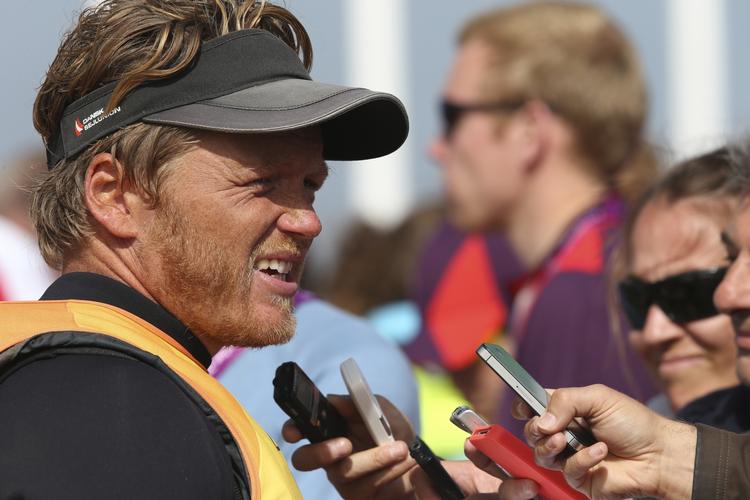 Guldhåb. Jonas Høgh-Christensen skal holde Ben Ainslie bag sig for at vinde guld. 