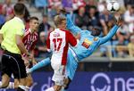 Pointdeling. AAB og FC Nordsjælland fik et point hver til samlingen efter dagens opgør. Her kæmper hjemmeholdets Kasper Kusk med mestrenes Adu. 