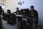 BEGRÆNSNINGER. Iranske netbrugere på en internetcafé i Teheran. 