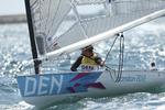 ÆRGERLIGT. Jonas Høgh formåede ikke at holde Ben Ainslie bag sig i det afgørende medal race. 