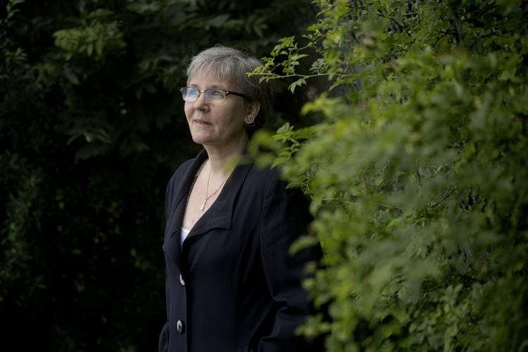 Forældrestøtte. 55-årige Marianne Josephsen og hendes mand støtter jævnligt deres tre voksne børn med alt fra tilskud til briller og studiebøger til hjælp med boligen. 