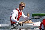 Thumbs-up. Rene Holten Poulsen er klar til finalen i 1.000 meter enerkajak. Men ifølge ham selv skal han ro stærkere i finalen. 