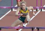 Forhindringer. Der er 10 hække af en højd epå 83,8 centimeter på de 100 meter, som Sally Pearson kan løbe på 12,28 sekunder. 
