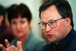 Kritisabelt. Arbejdsmarkedsforsker Henning Jørgensen mener ikke, at ledelsen på Horserød Statsfængsel kan tillade sig at sende trusselsbreve. 