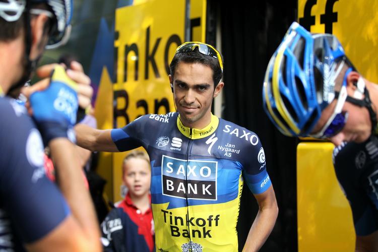 TILFREDS. Alberto Contador var glad for sit hold, som beskyttede ham hele dagen på de hollandske landeveje. 
