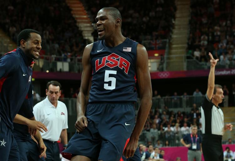 OVERLEGEN. USA's Kevin Durant scorede i fjerde periode lige så mange point, som hele det argentinske hold formåede til sammen. 