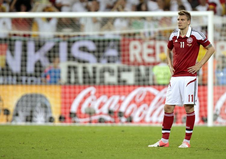UNDERBUKSER. Nicklas Bendtner viste lidt for meget af sine underbukser under EM. Det risikere at koste ham Danmarks første VM-kvalifikationskamp. 
