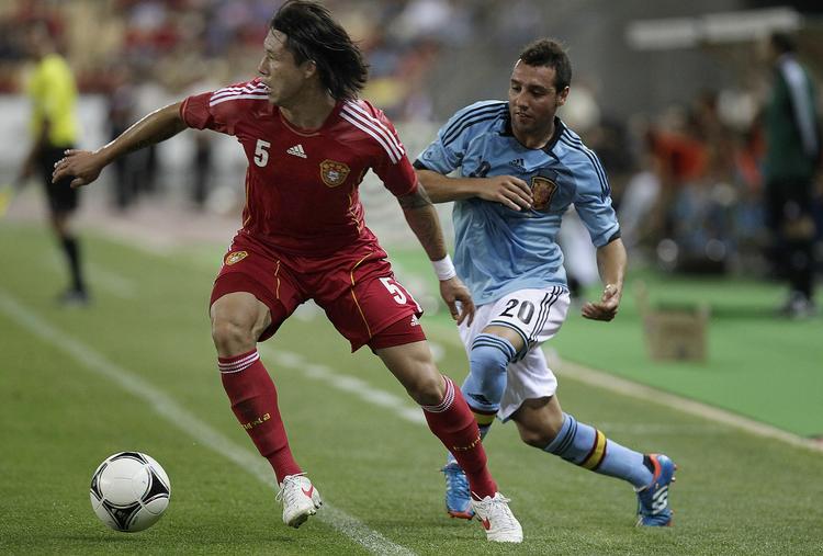 england. Santi Cazorla (t.h.) skifter fra Malaga til Arsenal. 