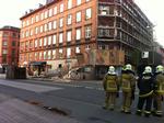ulykke. Stilladset er faldet ud fra bygningen og ned på en af Københavns største færdselsårer. 