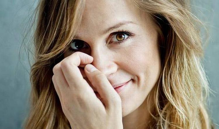 vært. Den 35-årige Signe Molde overtager X-Factor-værtsrollen efter Lise Rønne. 