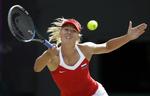 Ude. Maria Sharapova kommer ikke i kamp i nærmeste fremtid. 