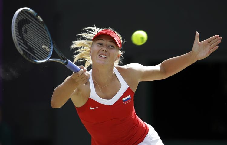Ude. Maria Sharapova kommer ikke i kamp i nærmeste fremtid. 