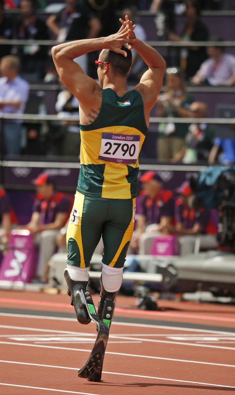 Exit. Oscar Pistorius kom aldrig i aktion i 4x400 meter. 