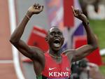 vildt. Kenyas David Lekuta Rudisha (th) pulveriserede konkurrenterne i en 800 meter-finale, som han løb fra spids og satte en fantastisk verdensrekord i. 