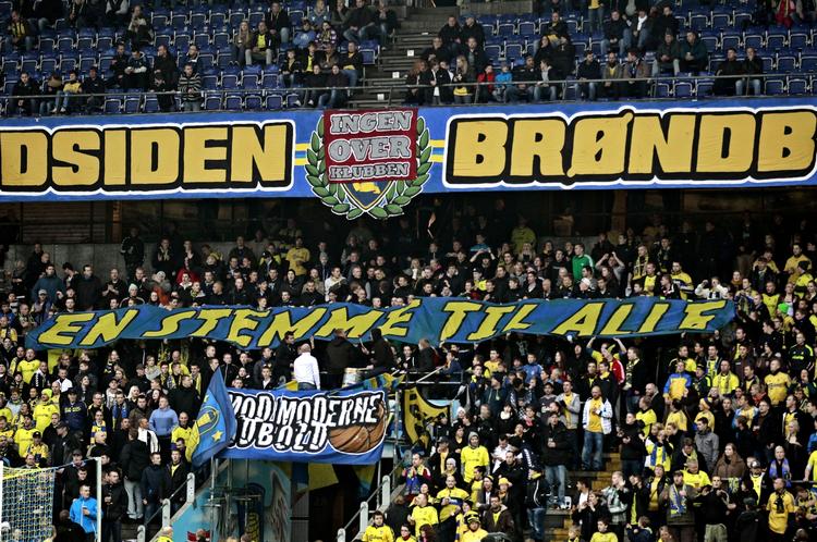 UTILFREDSE. Flere Brøndbyfans har i længere tid været utilfredse med magtfordelingen mellem A- og B-aktionære i klubben. 