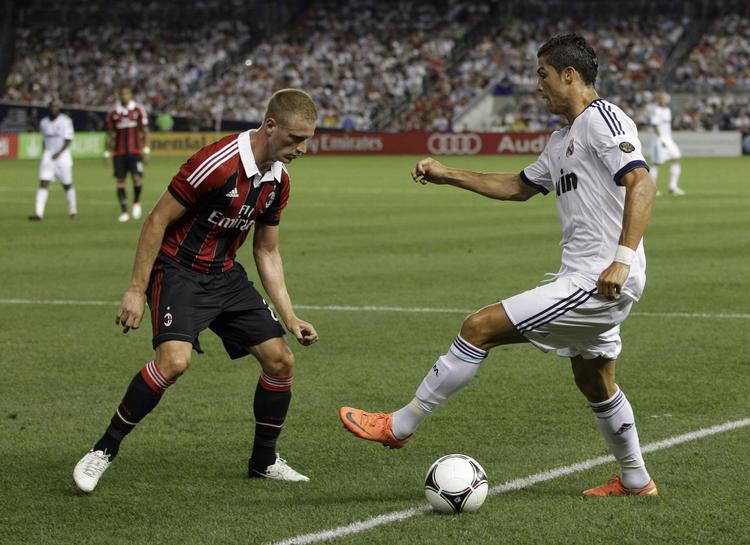 TRYLLERI. Cristiano Ronaldo drev flere gange gæk med Milan-spillerne. 