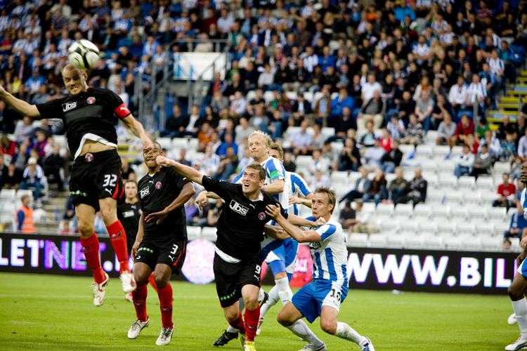 HØJT. FC Midtjylland og OB leverede en underholdende fodboldkamp. 