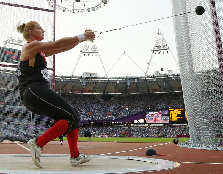 bronze-klage. Betty Heidler fra Tyskland havde et langt kast i hammerkast-finalen. Men det blev først opmålt forkert - og siden slettet. Det fandt den tyske kvinde sig diog ikke i. 