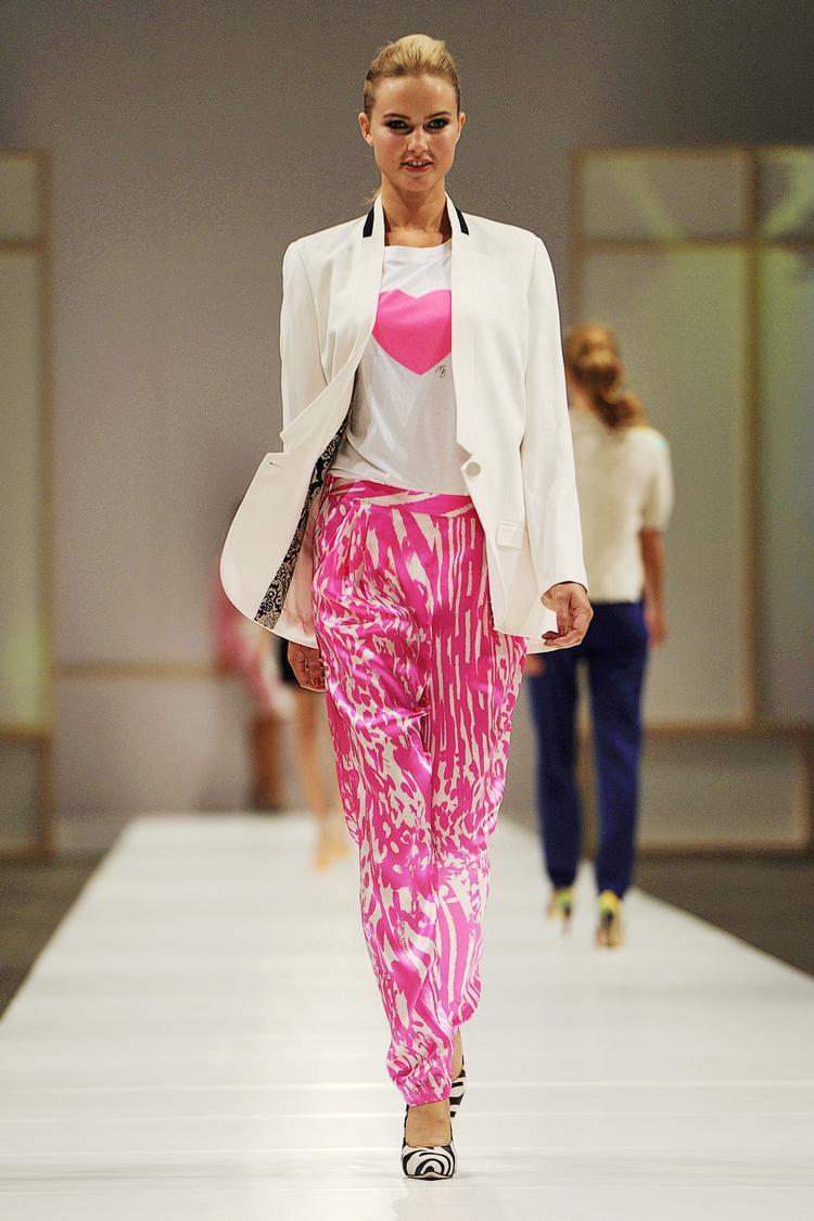 Pink. Man skal have hjertet med, mener man hos By Malene Birger, der har masser af pink på programmet i årets kollektion. 