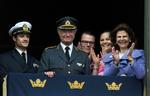 overfaldet. Prins Carl Philip (tv.) blev ifølge det svenske hof og et anonymt vidne angrebet helt uprovokeret på en natklub i Cannes. 